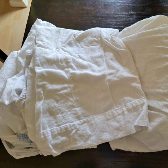 Bedding White Flannel Queen Sheet Set Only 1 Pillowcover Poshmark